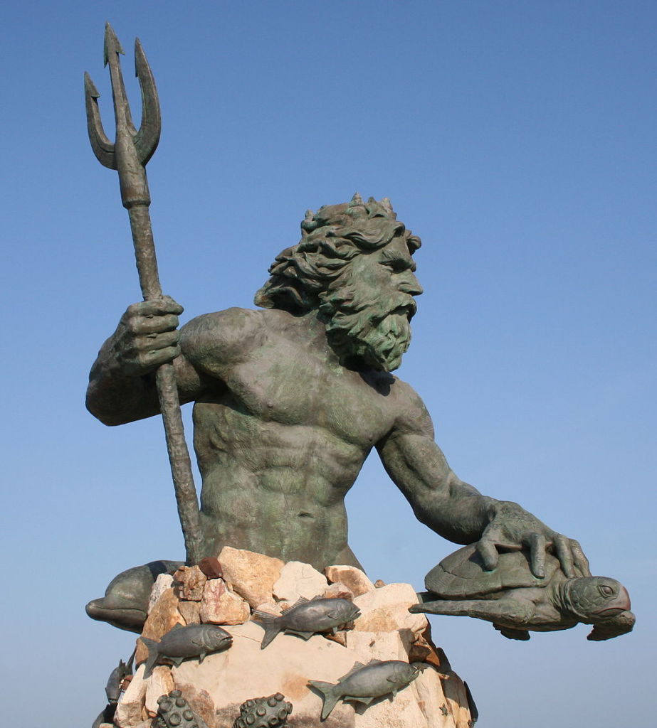 1024px-Neptune_statue_virginia_beach